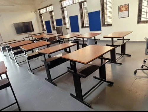 school-and-college-lab-furniture-500x500